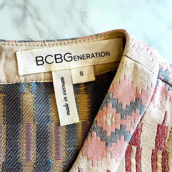 BCBG sleeveless top - Picture 2 of 8